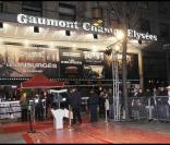 Cinéma Gaumont Marignan sur les Champs-Elysées où se déroulaient l'avant-première des  Insurgés  avec Daniel Craig