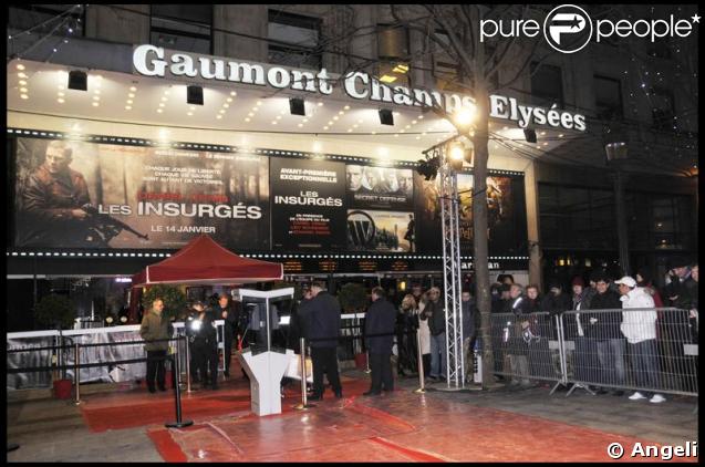 Cinéma Gaumont Marignan sur les Champs-Elysées où se déroulaient l'avant-première des  Insurgés  avec Daniel Craig