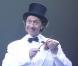 Quand Stéphane Bern joue le violoniste burlesque... c'est épatatant !
