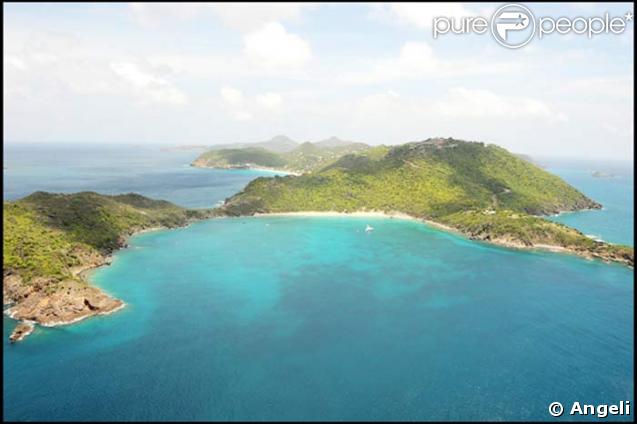 Survol de la magnifique île Saint-Barthélémy.