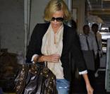 Charlize Theron version Katies Holmes : carton rouge !