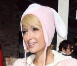 Paris Hilton, lors du festival  Sundance Film  2009, dans un style layette, de la tête aux pieds, ô combien ridicule.