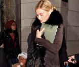 Madonna et son fils adoptif David Banda sortent du centre de la Kabbale à New york