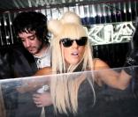 Lady Gaga met l'ambiance pour la soirée Nokia au Punk 