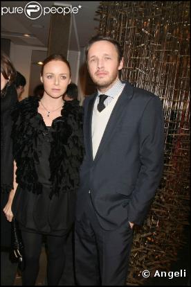 Stella McCartney pose avec son mari et le père de ses trois enfants, le très élégant Alasdhair Willis