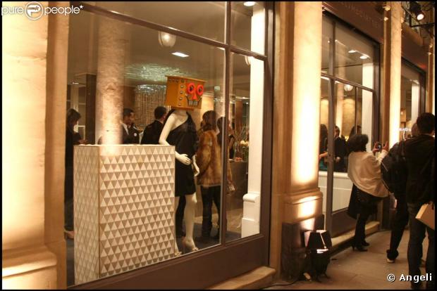 La très classieuse boutique de Stella McCartney vue de la fameuse et très chic Galerie de Valois
