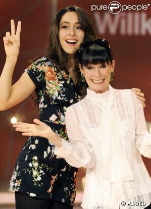  Geraldine Chaplin et sa fille   Oona Chaplin lors de l'émission de télé autrichiennne   'Willkommen bei Carmen Nebel' <span class=stan