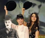  Geraldine Chaplin et sa fille   Oona Chaplin lors de l'émission de télé autrichiennne   'Willkommen bei Carmen Nebel' <span class=stan