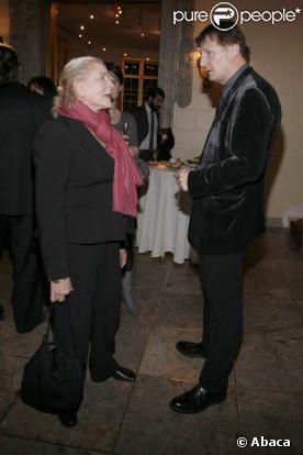 Remise de la Légion d'Honneur à Sidney Lumet, à New York : Liam Neeson et Lauren Bacall 