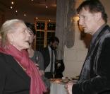 Remise de la Légion d'Honneur à Sidney Lumet, à New York : Liam Neeson et Lauren Bacall 