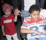 Katie Price (Jordan) et sa famille arrivent à l'aéroport de Los Angeles 