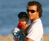 Gavin Rossdale en papa poule avec le petit Zuma 