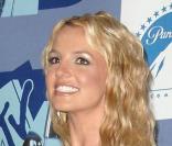 Britney Spears en septembre 2008 aux MTV awards arbore une mine resplendissante, normal, elle a trois prix dans les bras ! 