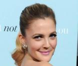 Drew Barrymore en février 2009. Incroyablement pétillante après une enfance difficile, rien à dire sur cette jolie silhouette ! 
