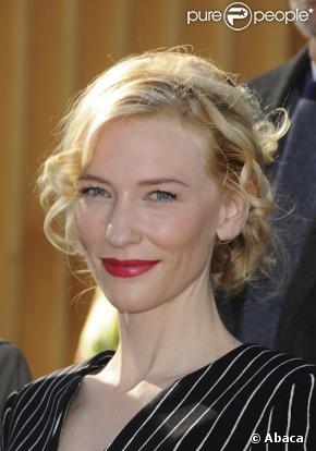 Cate Blanchett recoit son étoile sur Hollywood Boulevard en décembre 2008 