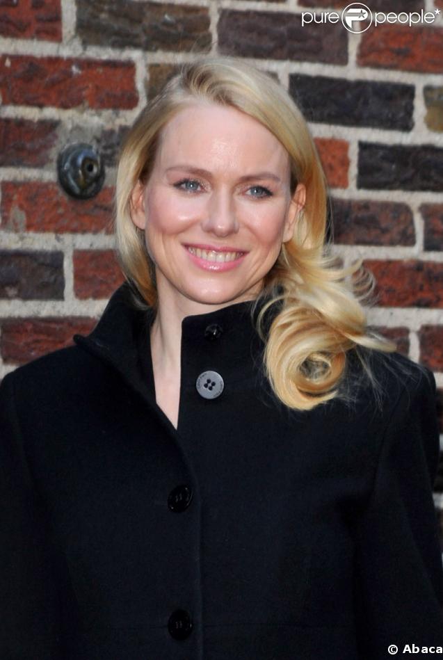 Naomi Watts, radieuse, s'apprête à aller sur le plateau de Letterman 