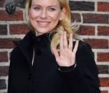 Naomi Watts, radieuse, s'apprête à aller sur le plateau de Letterman 