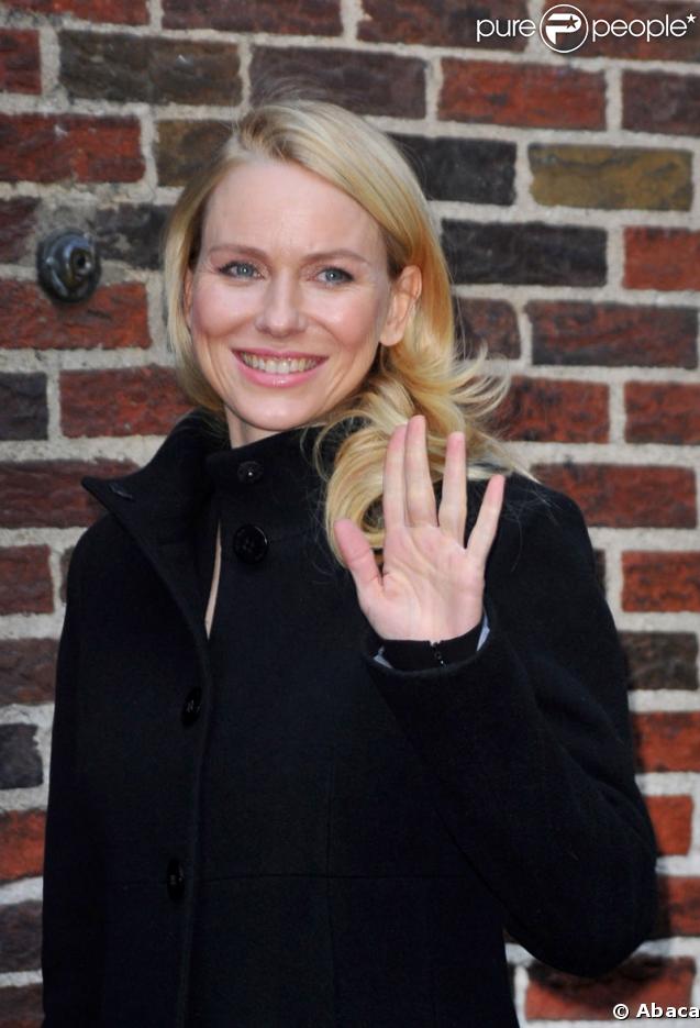 Naomi Watts, radieuse, s'apprête à aller sur le plateau de Letterman 