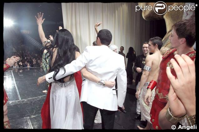 Kamel Ouali et Sofia Essaïdi lors du salut de la générale de Cléopâtre 