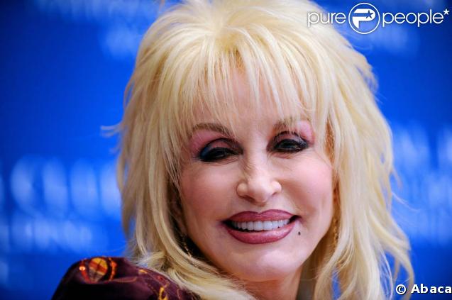 La chanteuse de country Dolly Parton au National Press Club de Washington, le 10 février 2009