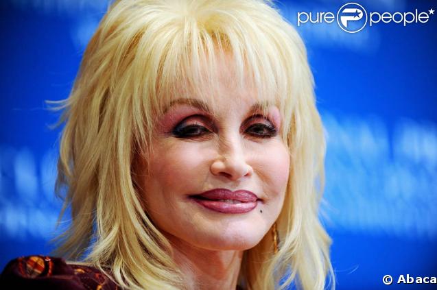 La chanteuse de country Dolly Parton au National Press Club de Washington, le 10 février 2009