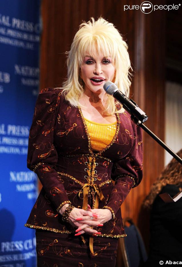 La chanteuse de country Dolly Parton au National Press Club de Washington, le 10 février 2009