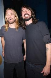 Taylor Hawkins et Dave Grohl, les deux futurs re-papas !