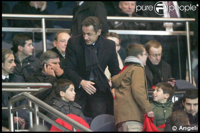 Nicolas Sarkozy et son fils Louis au Parc des Princes