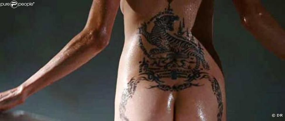 Angelina Jolie et son fameux dragon qui part du bas du dos au bas des fesses...