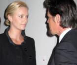 Charlize Theron et Josh Brolin à la soirée Dior et Vanity Fair
