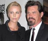 Charlize Theron et Josh Brolin à la soirée Dior et Vanity Fair