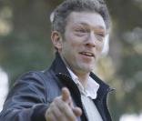 Vincent cassel pose à Rome pour la promo de L'Ennemi public n°1