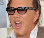 Le grand Mickey Rourke a encore remporté un prix hier soir : le Spirit Award du meilleur acteur pour 