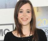 Ellen Page, très jolie dans une robe noire toute simple... 