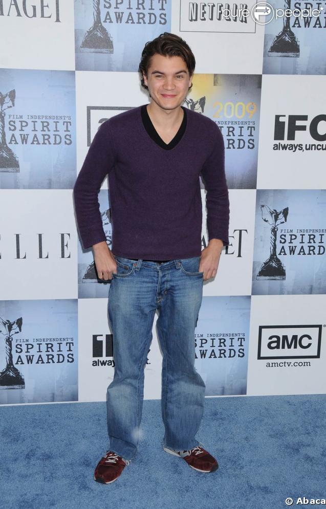 Emile Hirsch, venu à la cool, pour voir son pote James Franco être récompensé pour 