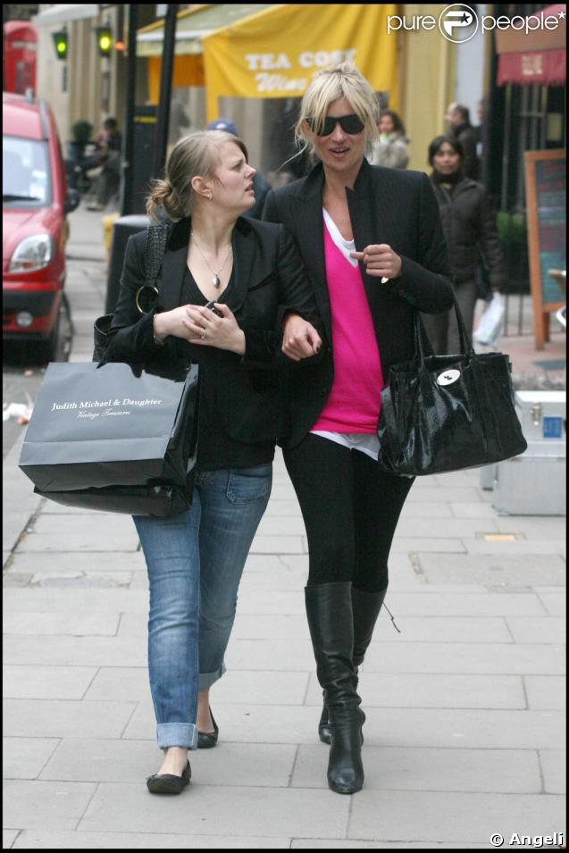 Kate Moss et son amie font du shopping