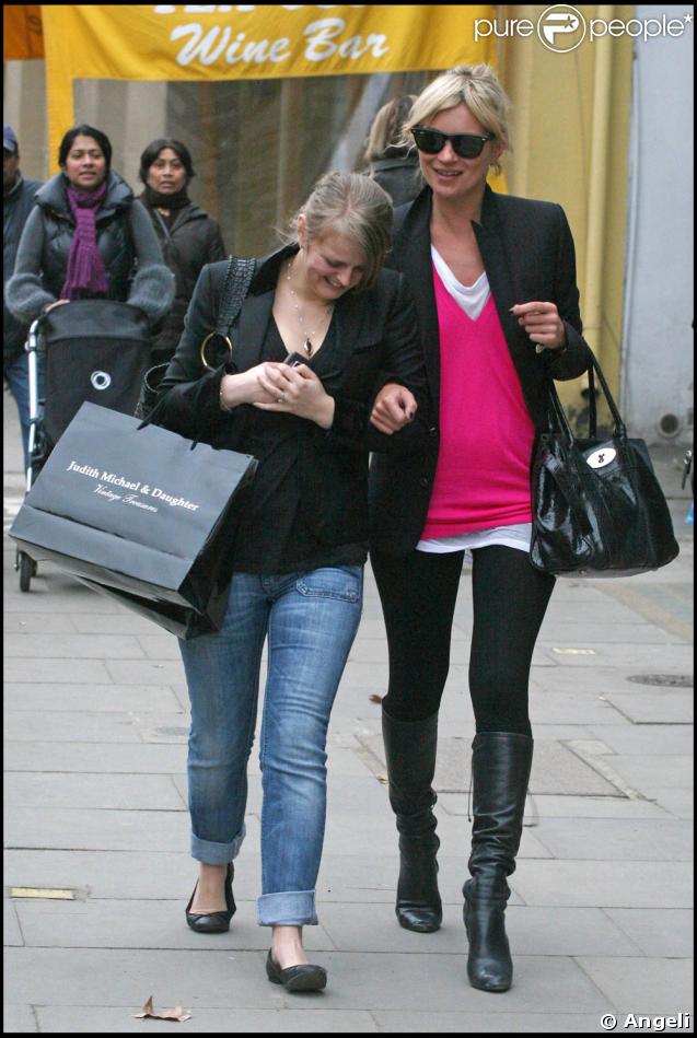 Kate Moss et son amie font du shopping