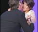 Sean Penn vient embrasser Florence Foresti sur scène !