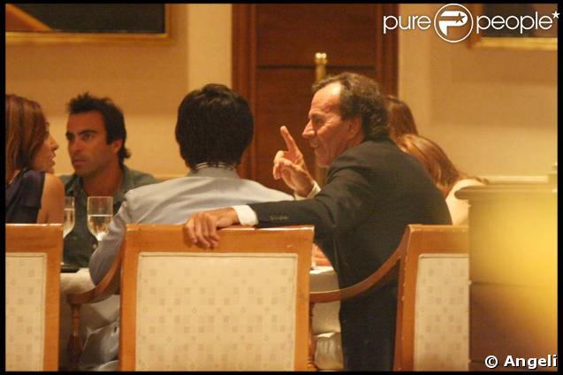 Julio Iglesias dîne en famille à Punta del Este