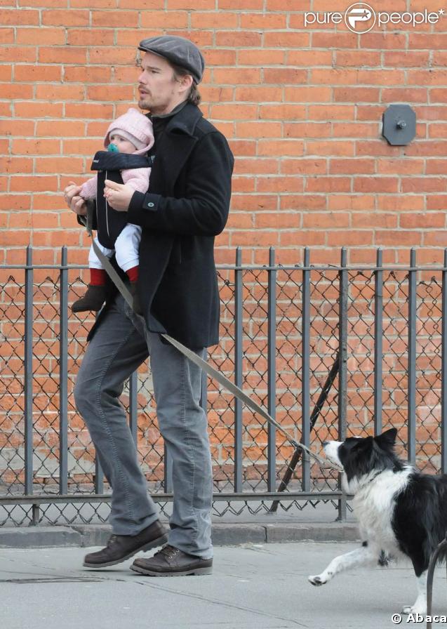 Ethan Hawke et sa fille Clementine dans les rues de New York 