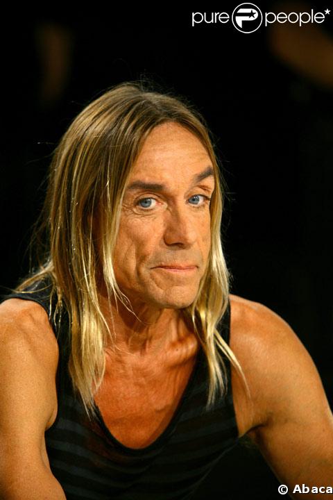 Iggy Pop en 2007 sur un plateau de télévision 
