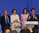 Nicolas Sarkozy, attentivement observé par Carla Bruni, faisant un discours devant les membres de la communauté française du Mexique dans une école française à Mexico le 9 mars 2009