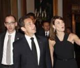 Quand ce n'est pas Nicolas Sarkozy, c'est Carla Bruni qui pose des questions au couple présidentiel mexicain 
