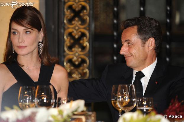 Encore une fois, Nicolas Sarkozy admire sa femme, toujours impeccable