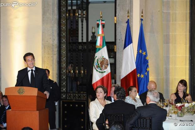 Le chef d'état français a prononcé son discours qui a captivé en moins de quelques secondes son épouse !