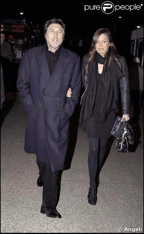 Bryan Ferry et sa fiancée aux 100 ans de la Contemporary Art Society, à Londres. 10/03/09