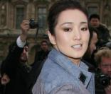 L'actrice et égérie l'Oréal Gong Li au défilé Vuitton !