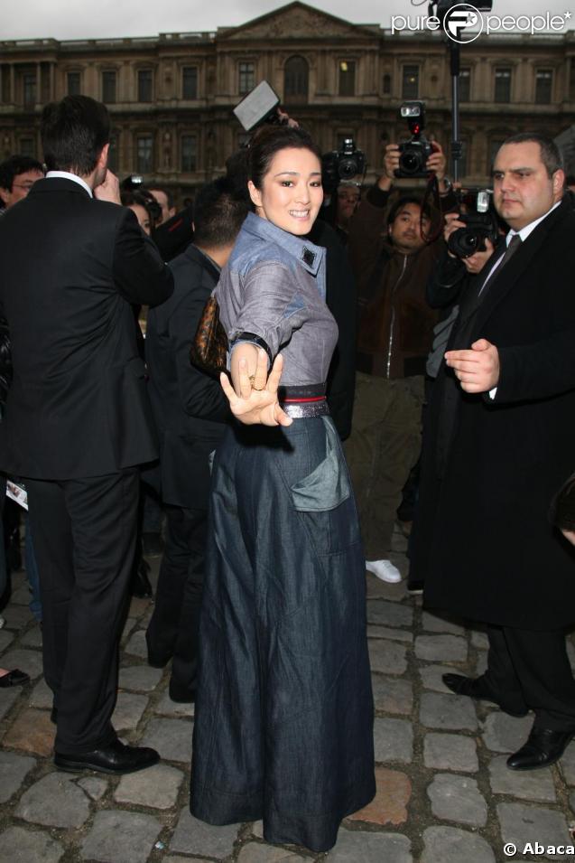 L'actrice et égérie l'Oréal Gong Li au défilé Vuitton !
