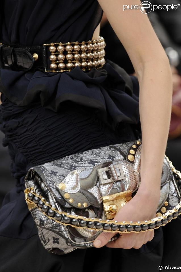  Défilé prêt-à-porter automne-hiver 2009/2010 Louis Vuitton, 
 Le 12 mars 2009 au Carreau du Louvre 