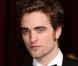 Robert Pattinson de Twilight embrasse un homme... Regardez !